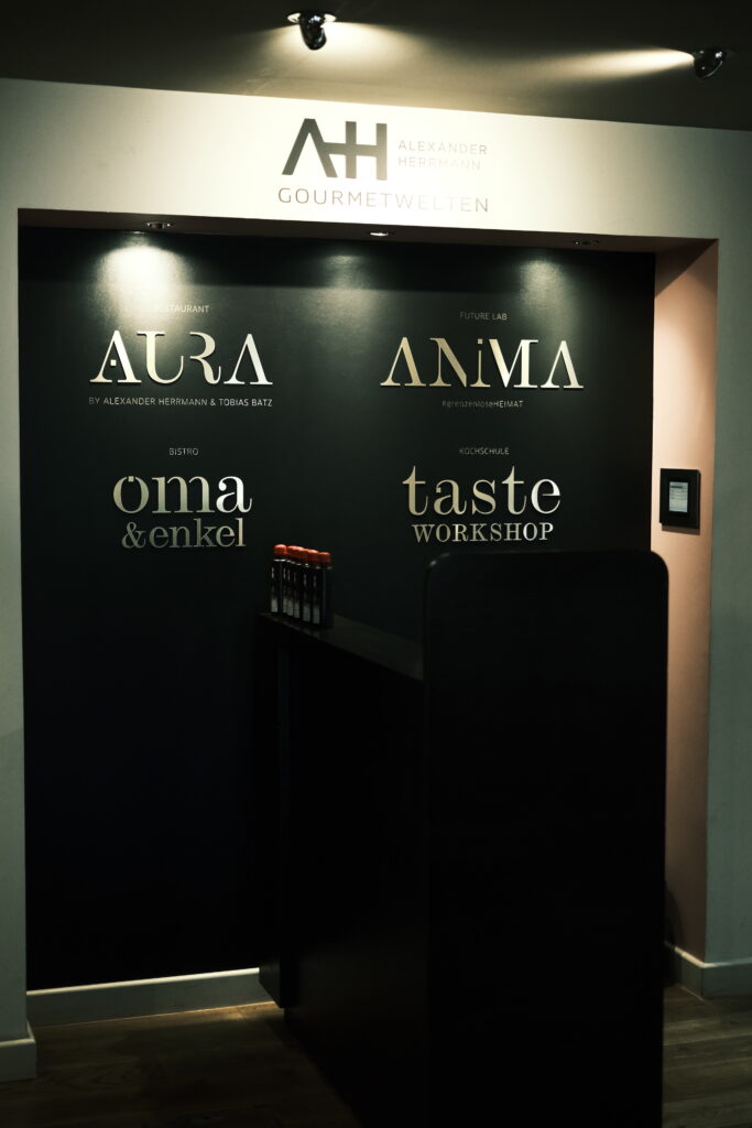 FXT50274-683x1024 Hochzeitstag im AURA - Ein grenzenlos, kulinarischer Genuss der besonderen Art